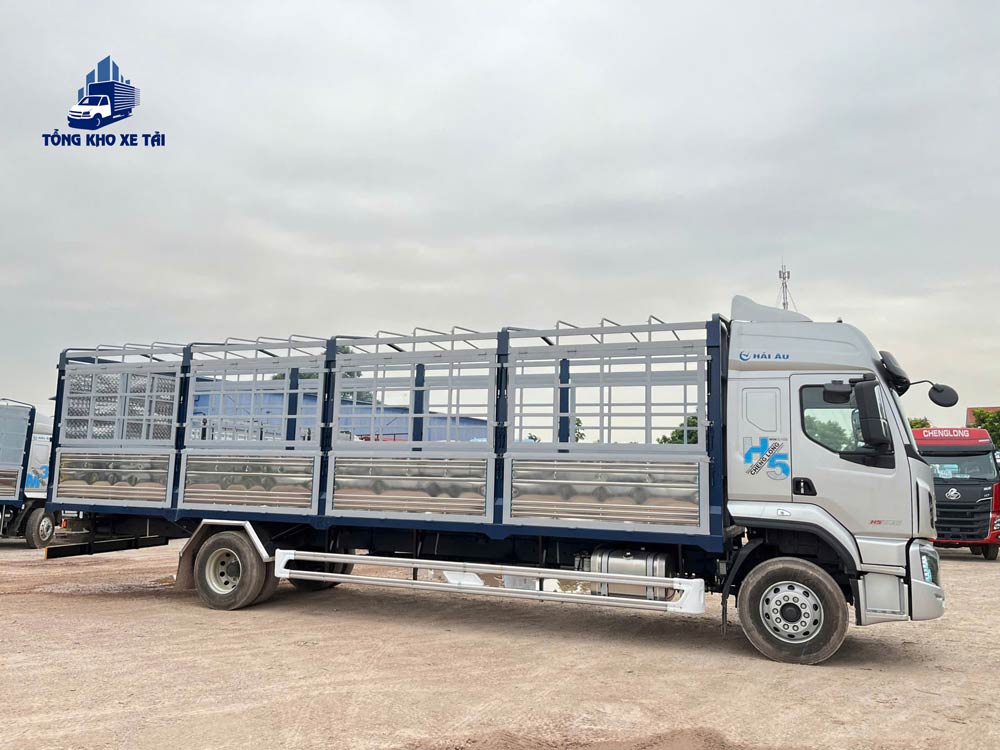 XE TẢI CHENGLONG 8 TẤN H5 240HP THÙNG 9M9